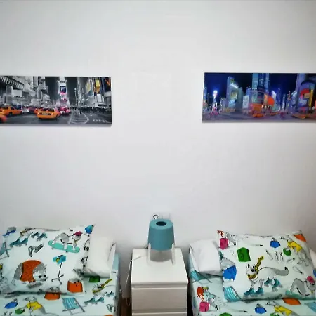 Apartment Family And Friends *